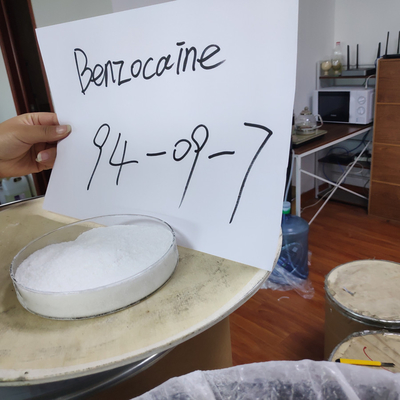Pó branco do Benzocaine de CAS 94-09-7 para fármacos